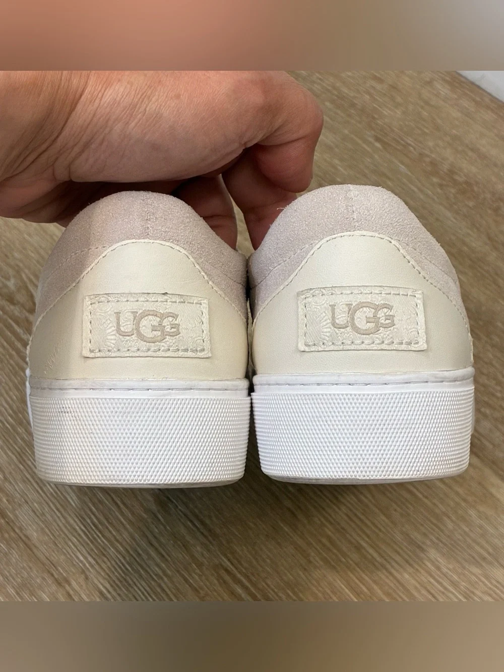UGG Zilo Slip-On Sneakers In A Light Cream or Ivory Suede Women’s US 7.5 EU 38.5